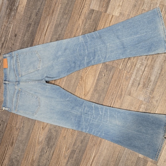 Citizens of Humanity Jeans Kaya Mid-Rise Kick Flare in Light Blue Wash | Size 27 - Picture 5 of 17